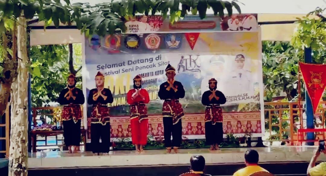 Juara 1 umum Festival Seni Pencak Silat Dewan Kesenian Lahat ke 1 tahun 2025 antar kabupaten Lahat, Muara Enim, Empat Lawang, Pagar Alam.